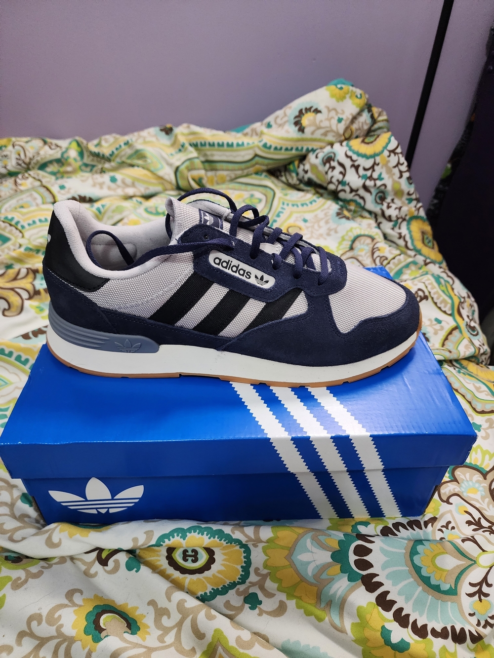 Adidas Men's Navy and Gray Retro Runner Sneakers (357)